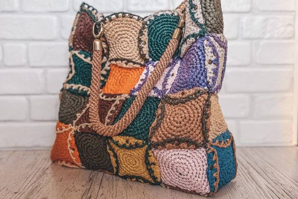 Big Bag with Raffia: A Stylish and Practical Crochet Project